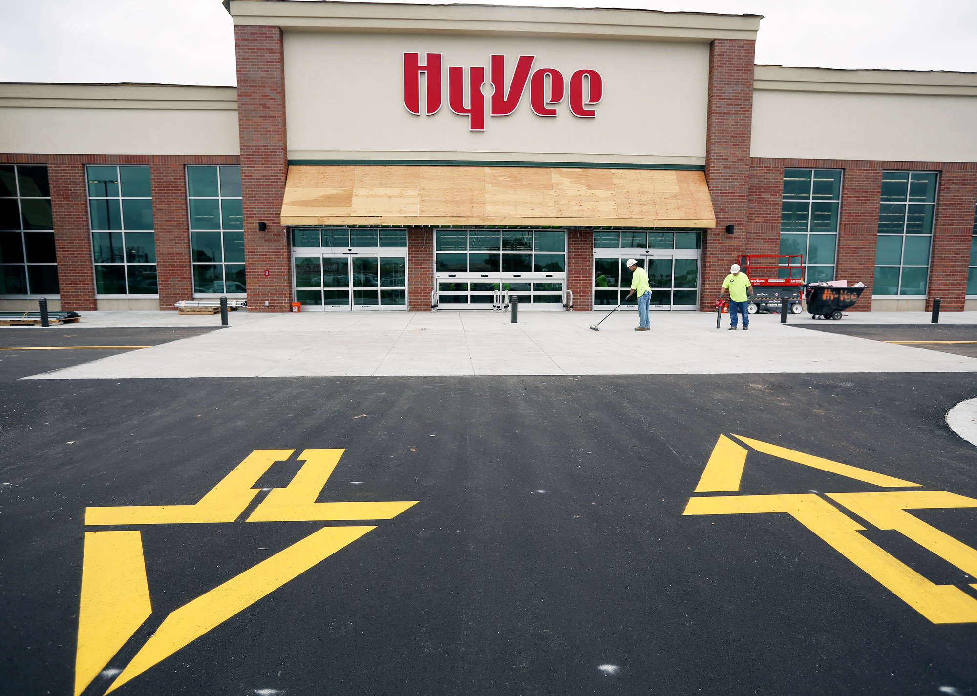 Hy-Vee has been expanding its' presence in the Twin Cities